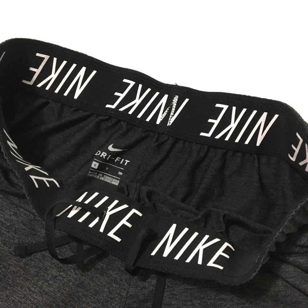 Nike DriFit training shorts, small black - Picture 4 of 10